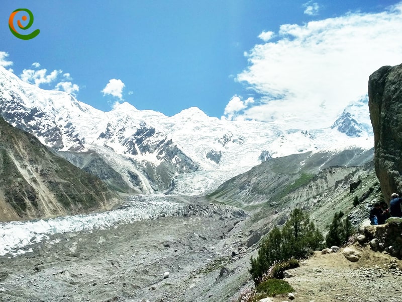 نانگا پاربات قله ای 8000 متری در پاکستان که مس‌توانید درباره آن در دکوول بخوانید.